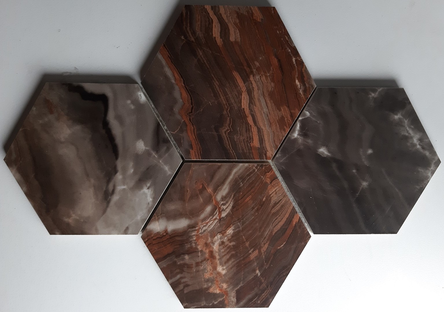 ONYX BROWN DARK POLISHED HEKSAGON 28,3X40,8 GAT.1